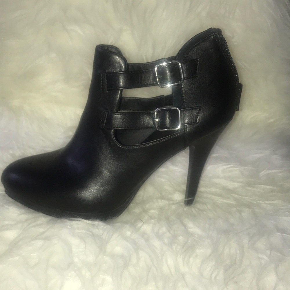 Black Closed Toe Heels